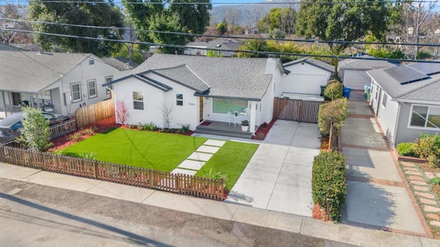 view of front of house with a front yard