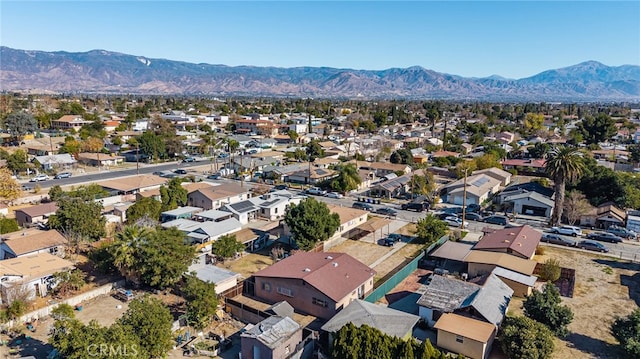 bird's eye view featuring a mountain view