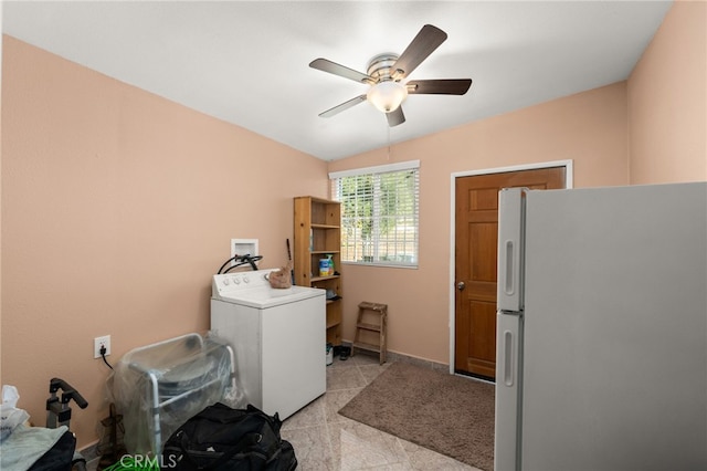 washroom with washer / clothes dryer and ceiling fan