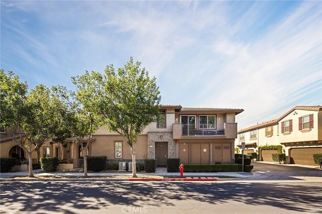 view of front facade with a garage