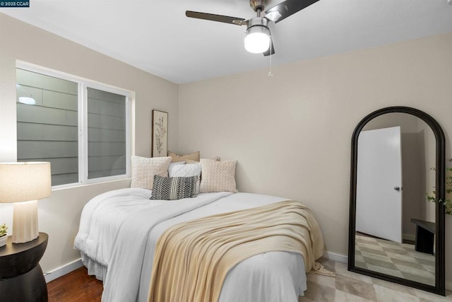 bedroom with ceiling fan