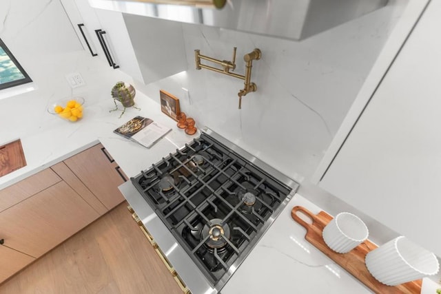 interior details with light stone counters