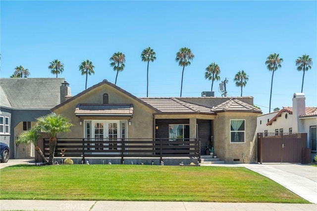 view of front of house with a front lawn