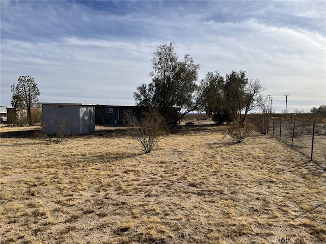 view of yard featuring a rural view