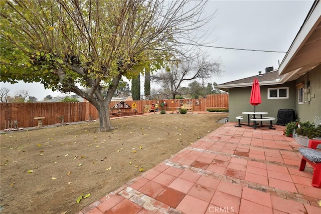 view of yard with a patio area