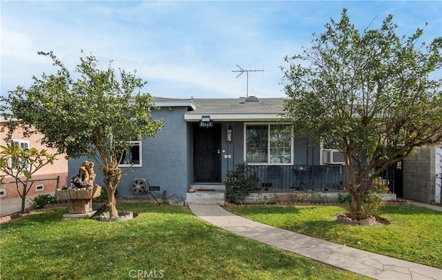 view of front of house featuring a front yard