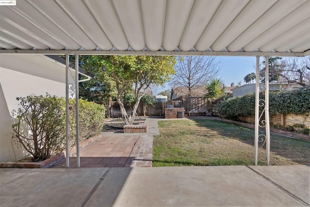 view of yard with a patio