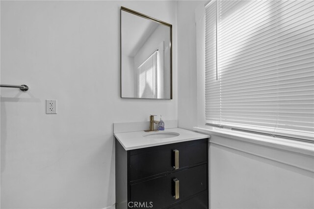 4816 7th Ave, Los Angeles, CA 90043 - bathroom featuring vanity