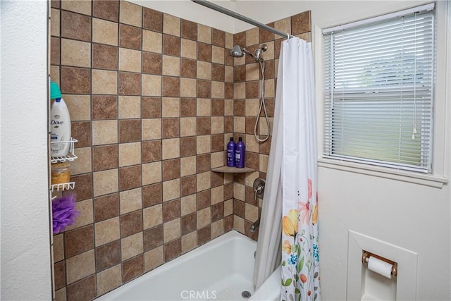 bathroom featuring shower / bath combo