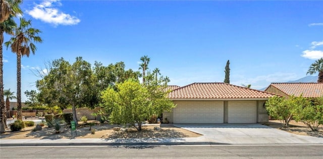 view of front facade featuring a garage