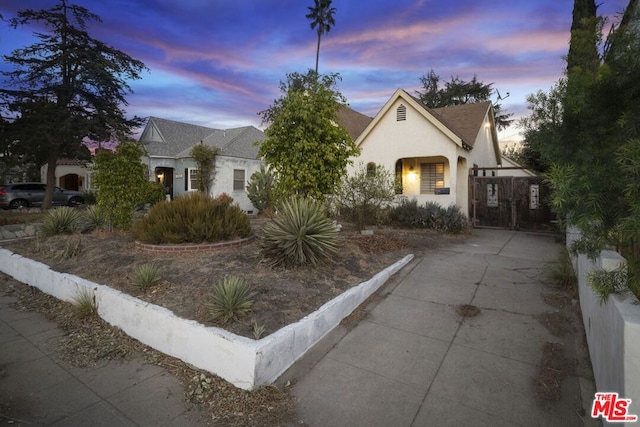 view of front of property