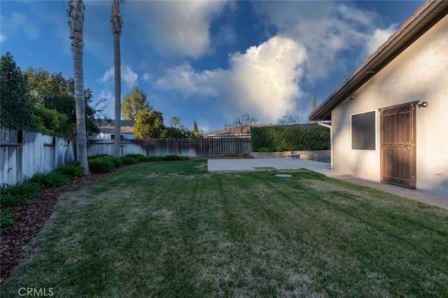 view of yard with a patio