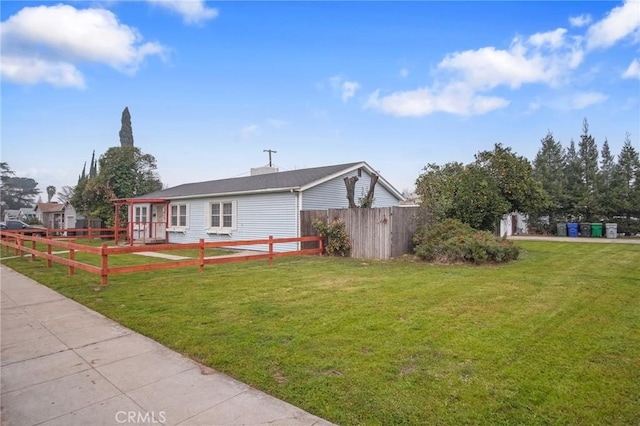 view of front of house with a front yard