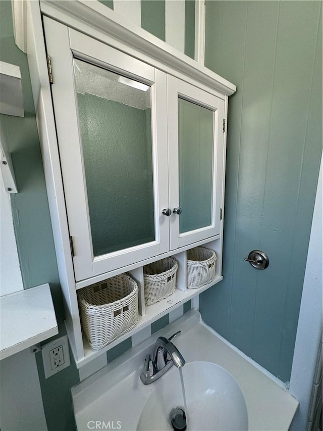 bathroom with sink