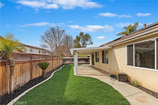 view of yard featuring a patio area