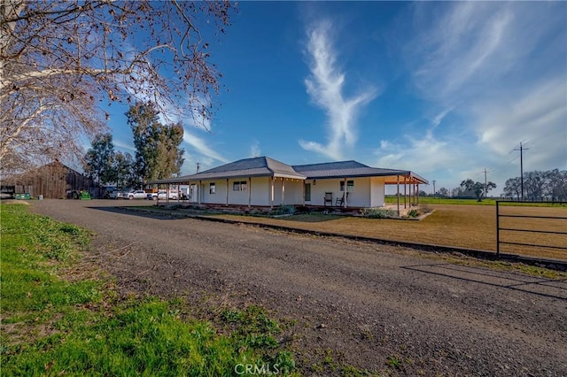 view of front of property with a front lawn