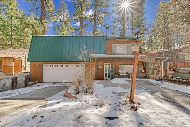 view of front of home featuring a garage