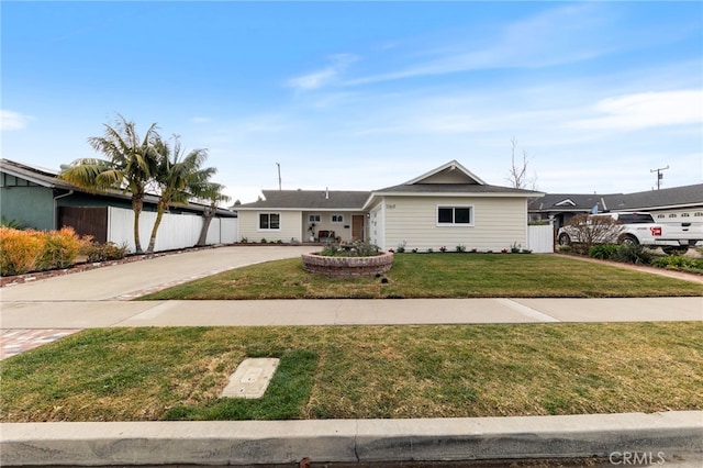 ranch-style home featuring a front lawn