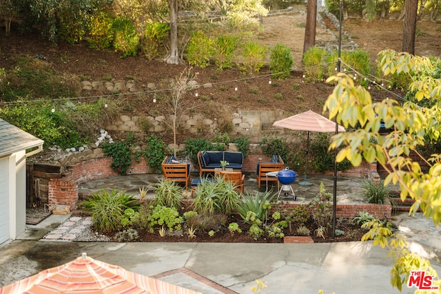 view of patio / terrace featuring outdoor lounge area