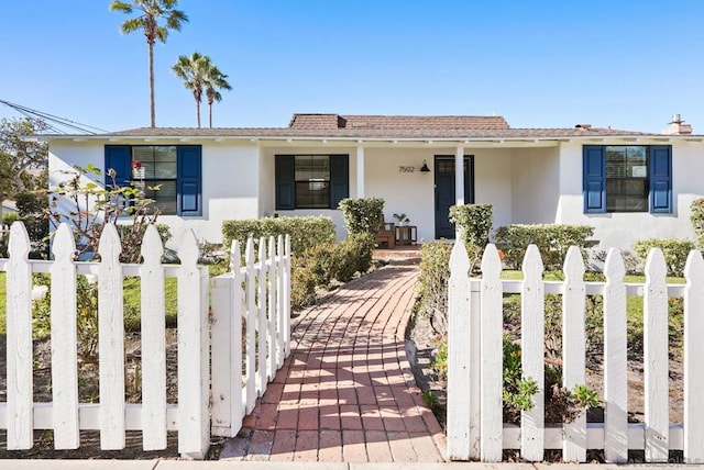 view of front of home featuring a porch