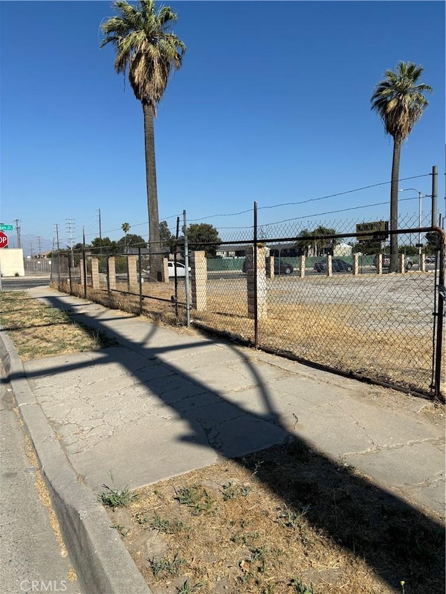 Listing photo 2 for 0 N Waterman St, San Bernardino CA 92410