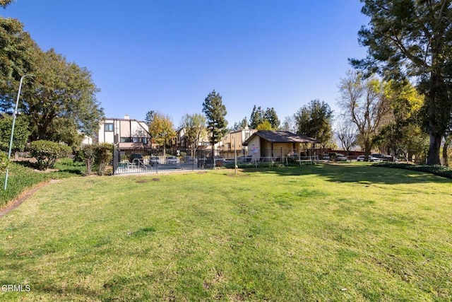 11300 Foothill Blvd Unit 72, Sylmar, CA 91342 - view of yard