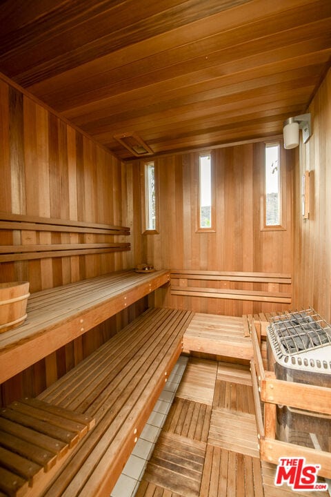 view of sauna / steam room