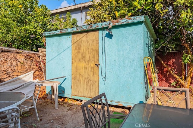 view of outbuilding