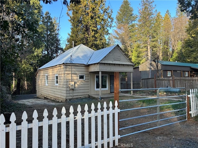 view of front of property