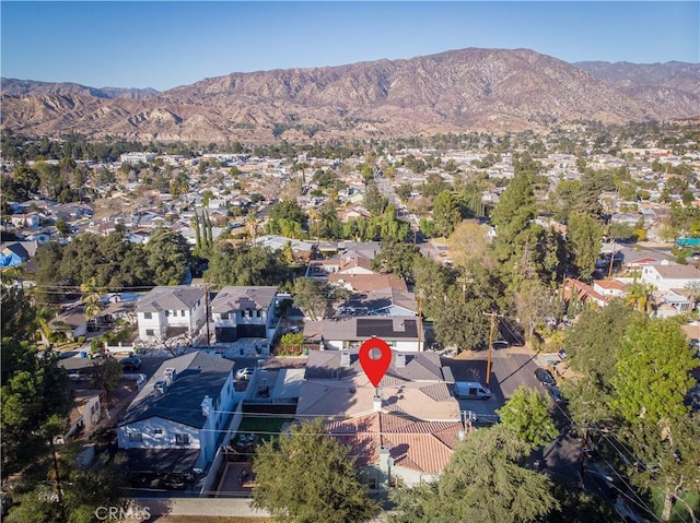 bird's eye view featuring a mountain view