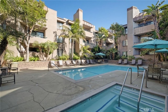 8300 Manitoba St Unit 222, Playa Del Rey, CA 90293 - community pool with a patio, a residential view, and a hot tub