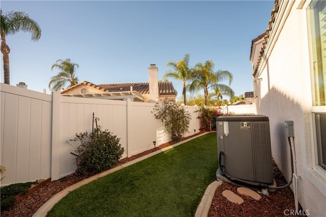 view of yard with cooling unit