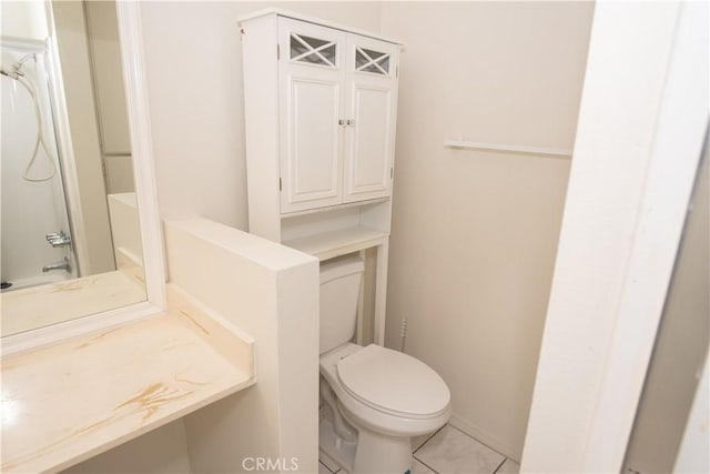 full bathroom with toilet