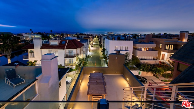 view of aerial view at dusk