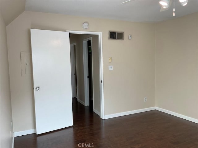 7405 Charmant Dr Unit 2320, San Diego, CA 92122 - unfurnished room with dark wood-style flooring, a ceiling fan, a smoke detector, and baseboards