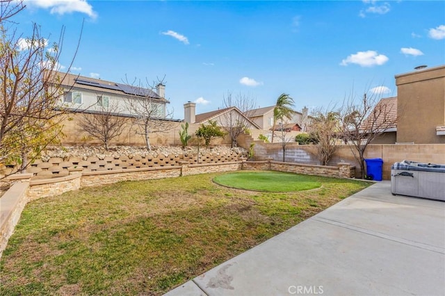 view of yard featuring a patio area