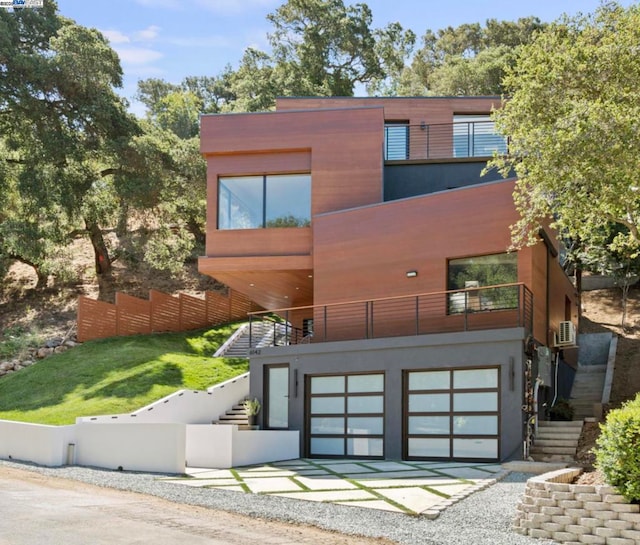 view of front facade with a garage