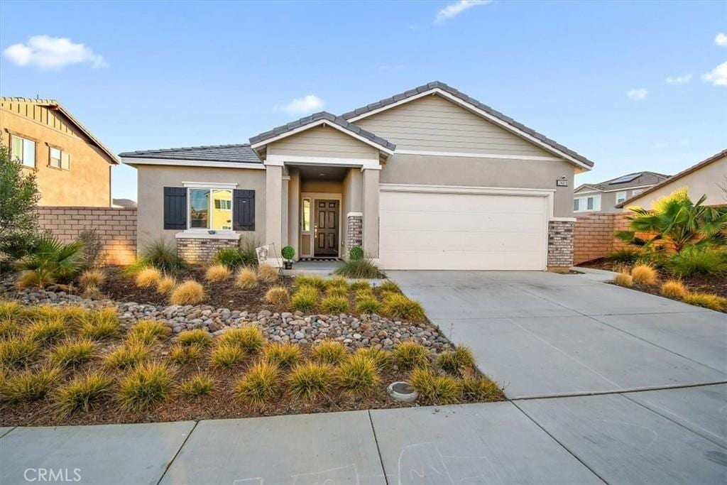 view of front of house with a garage