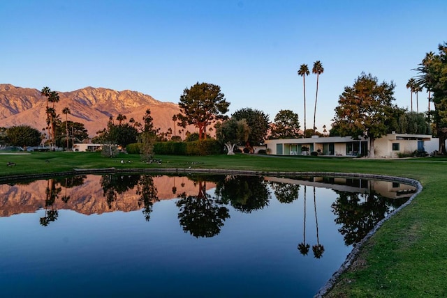 water view featuring a mountain view