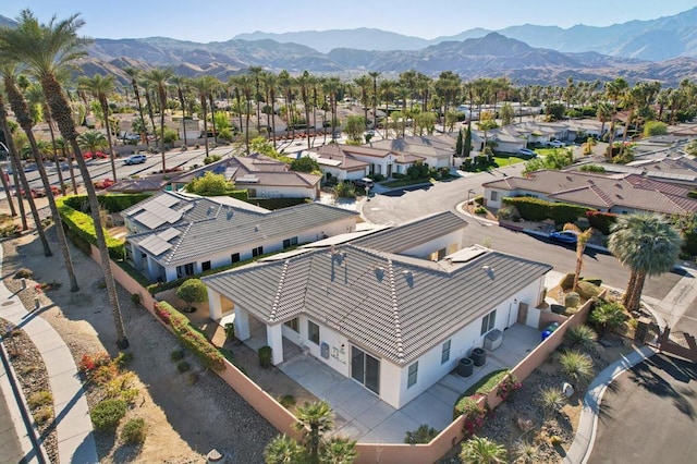 bird's eye view featuring a mountain view