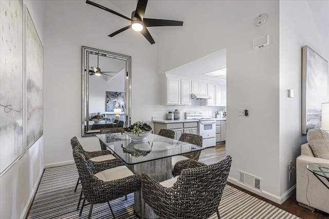 dining area with ceiling fan