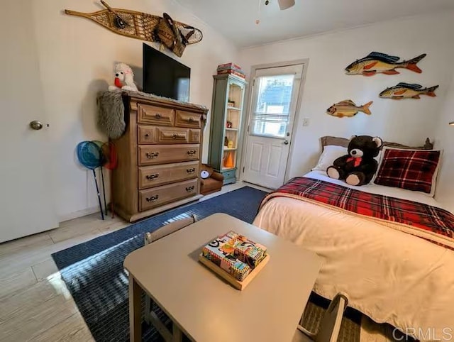 bedroom featuring ceiling fan