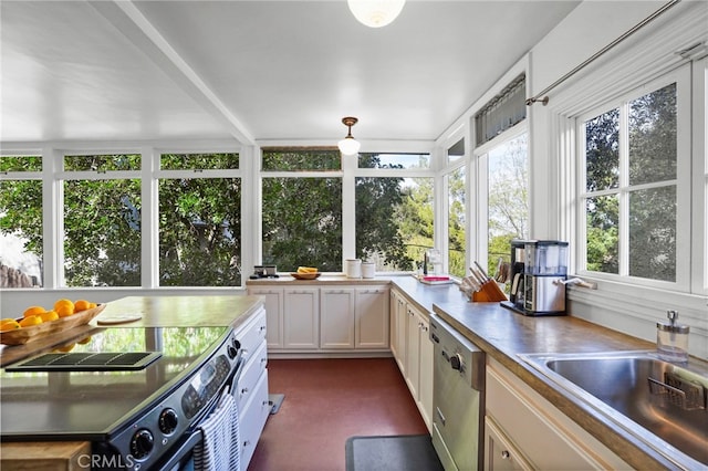 sunroom with sink