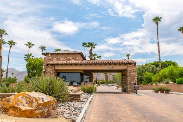 view of home's community featuring a mountain view