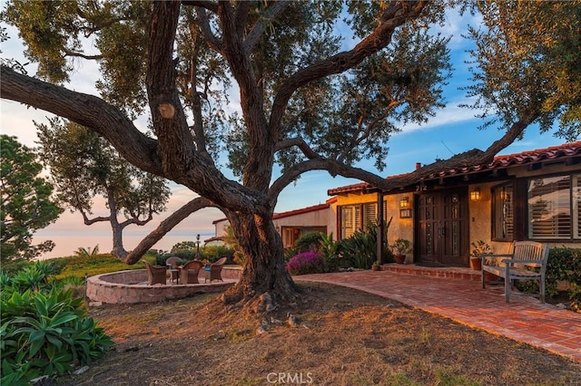 view of front of property with a patio