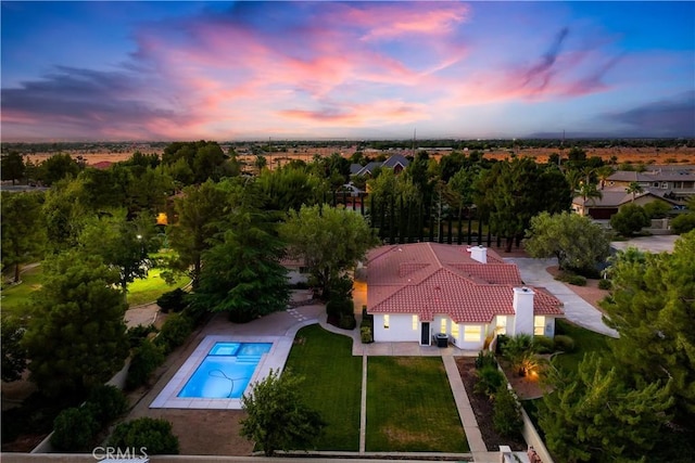 view of aerial view at dusk