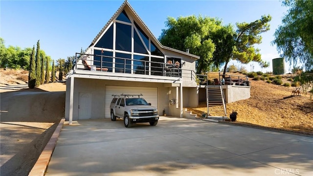 view of front facade featuring a garage