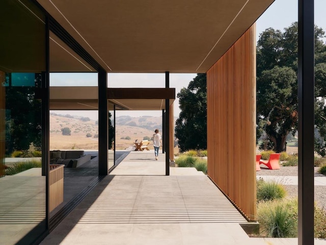 entryway with a mountain view