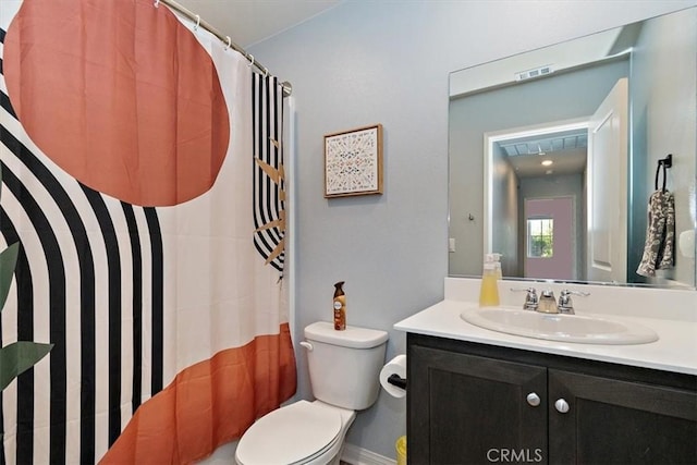 full bath featuring a shower with curtain, visible vents, vanity, and toilet