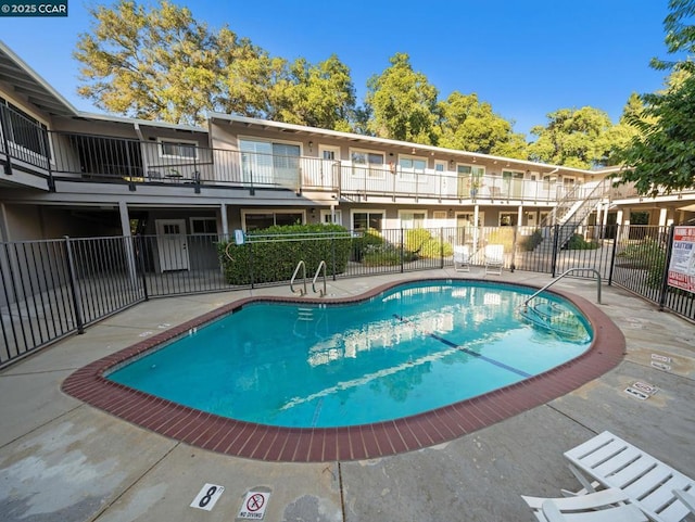 view of swimming pool